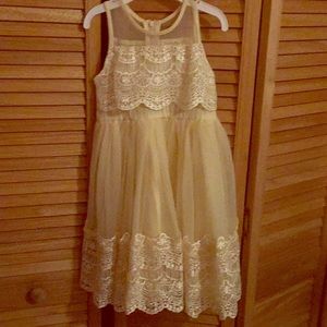 Girls size 4 dress. No tags. Gently used.